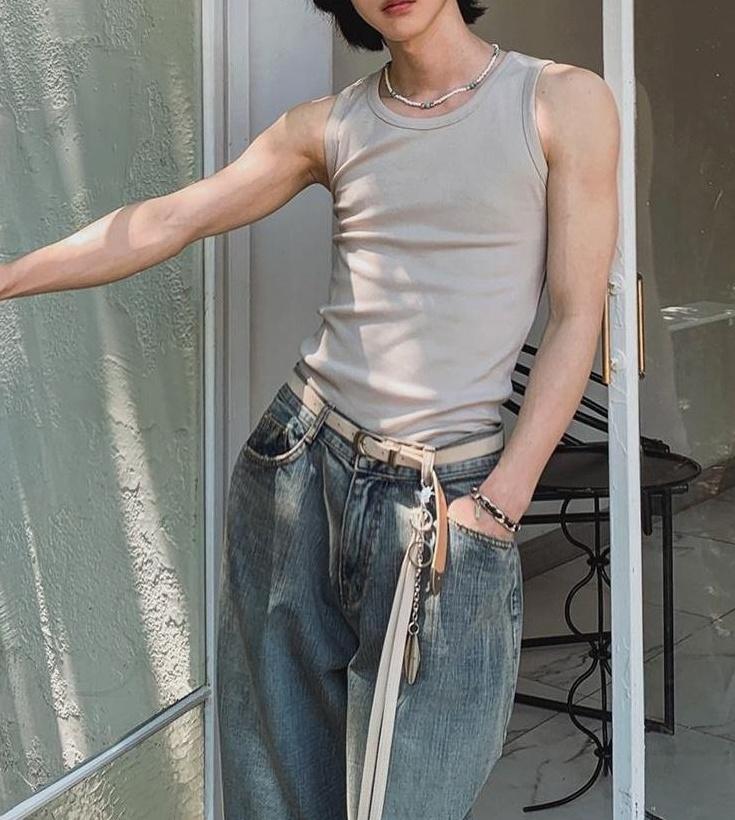 Classic Slim Fit Sleeveless Crewneck Tank Top