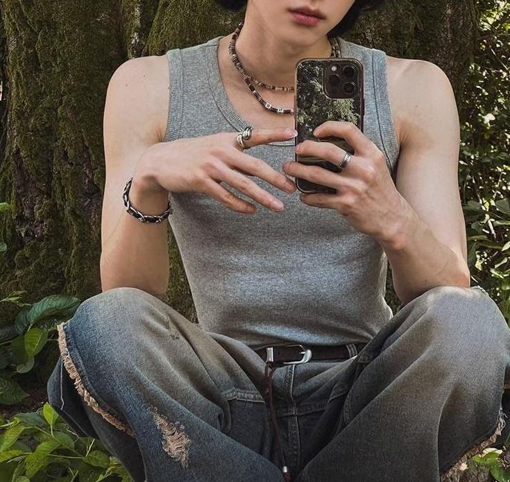 Classic Slim Fit Sleeveless Crewneck Tank Top