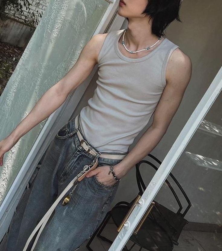 Classic Slim Fit Sleeveless Crewneck Tank Top