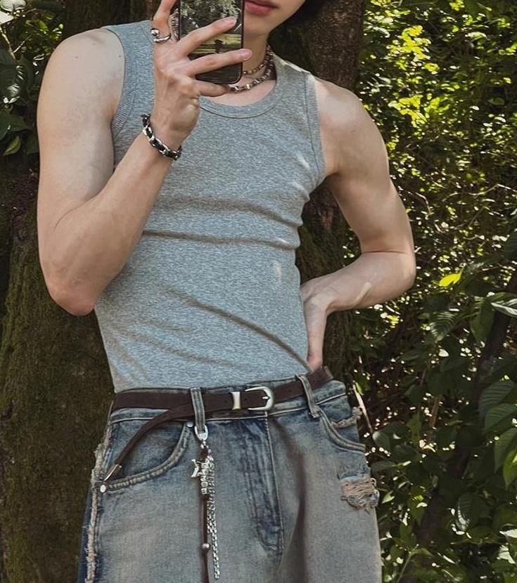 Classic Slim Fit Sleeveless Crewneck Tank Top