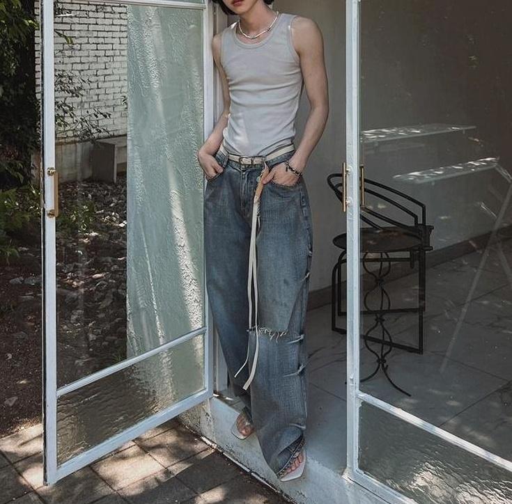Classic Slim Fit Sleeveless Crewneck Tank Top