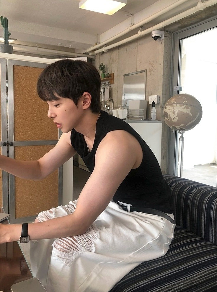 Sleeveless Athletic Fit Tank Top