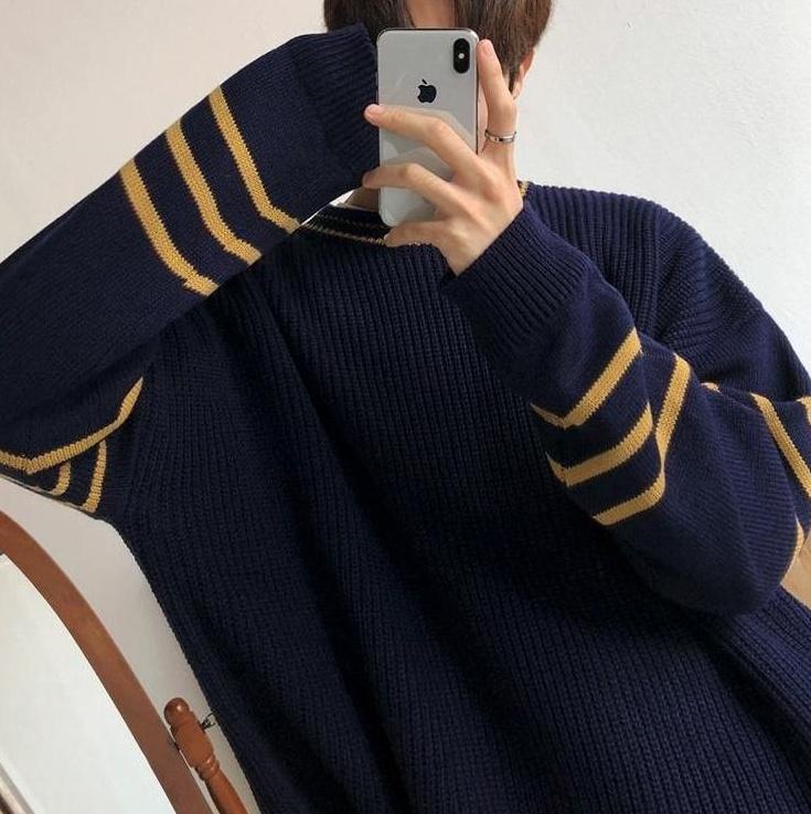 Cozy Knit Sweater In Relaxed Style