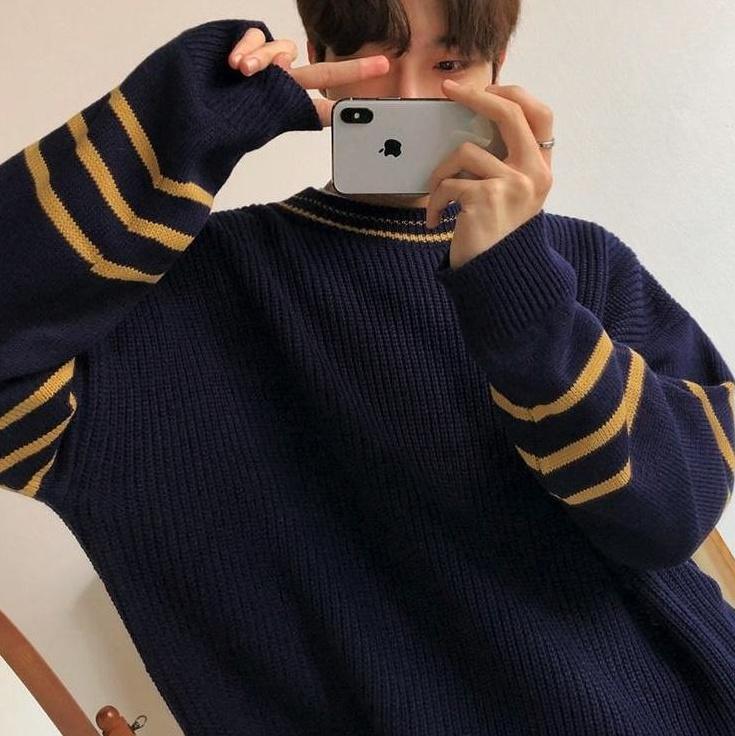 Cozy Knit Sweater In Relaxed Style