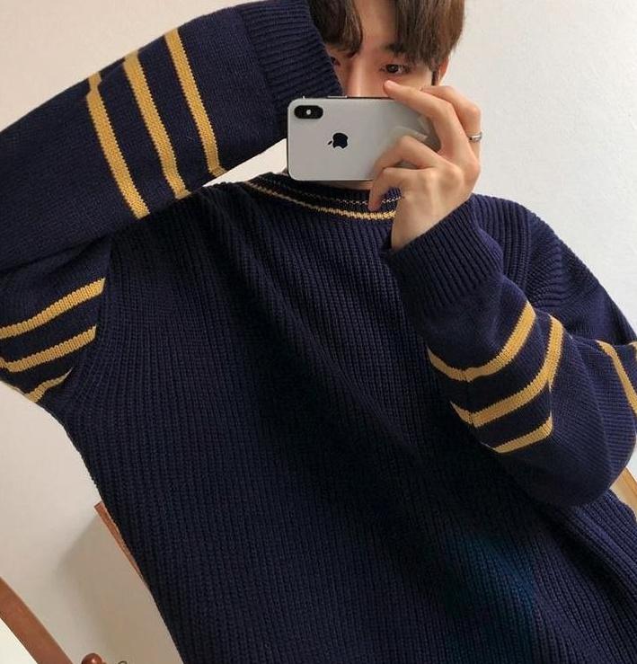 Cozy Knit Sweater In Relaxed Style