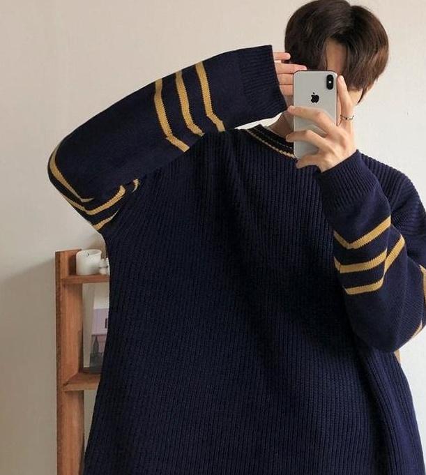 Cozy Knit Sweater In Relaxed Style