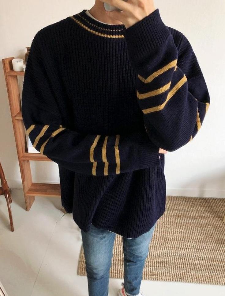 Cozy Knit Sweater In Relaxed Style