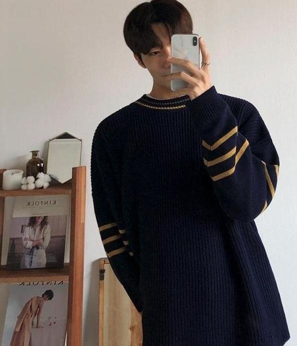 Cozy Knit Sweater In Relaxed Style