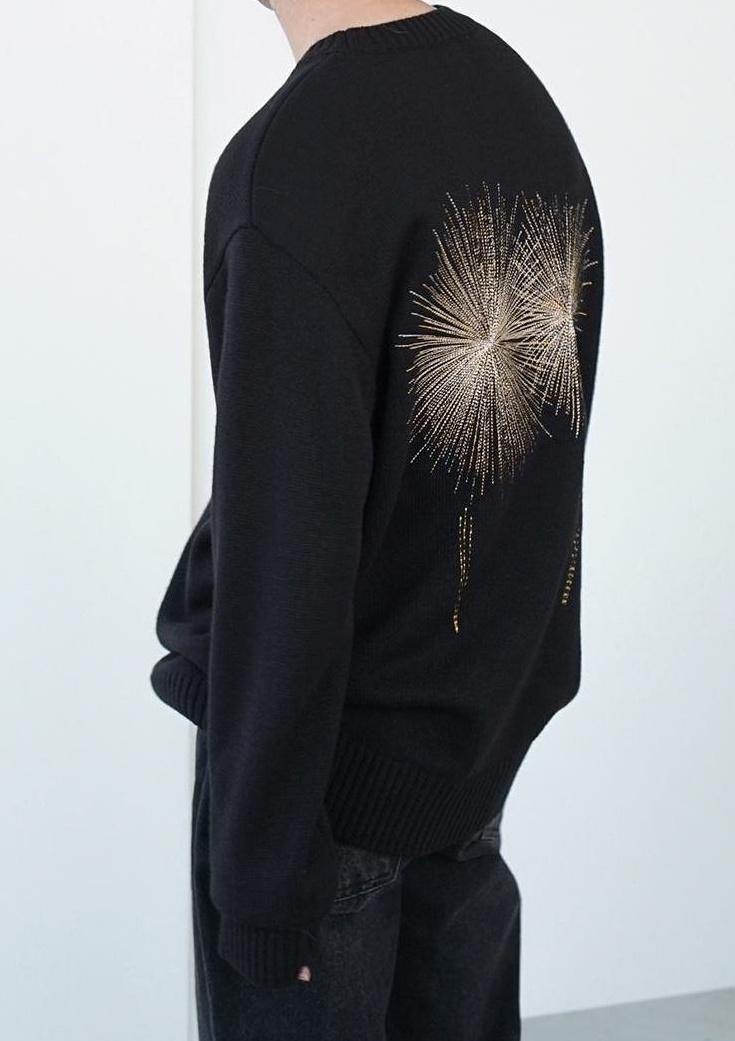Embroidered Knit Sweater With Loose Fit Design