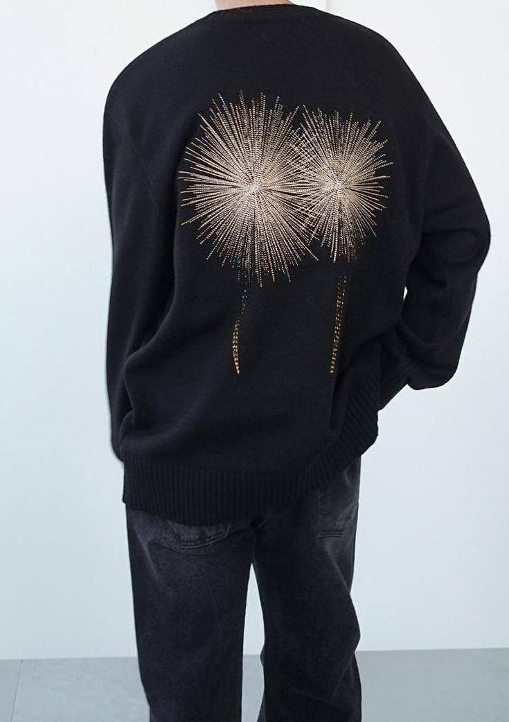 Embroidered Knit Sweater With Loose Fit Design