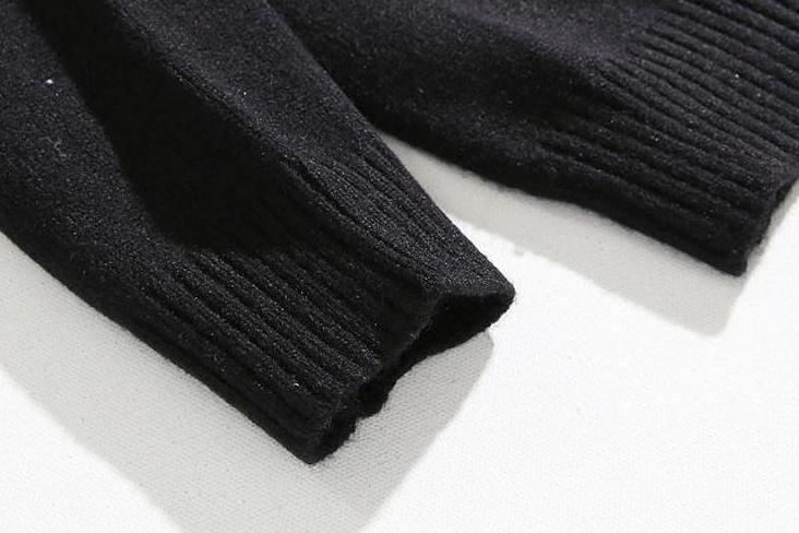Embroidered Knit Sweater With Loose Fit Design