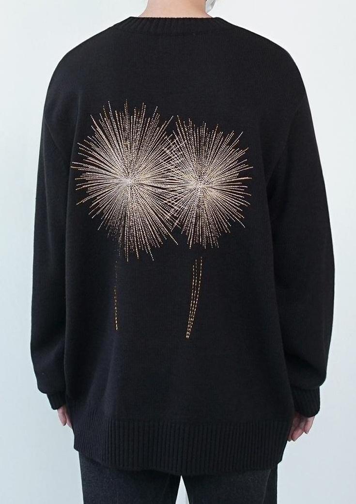 Embroidered Knit Sweater With Loose Fit Design