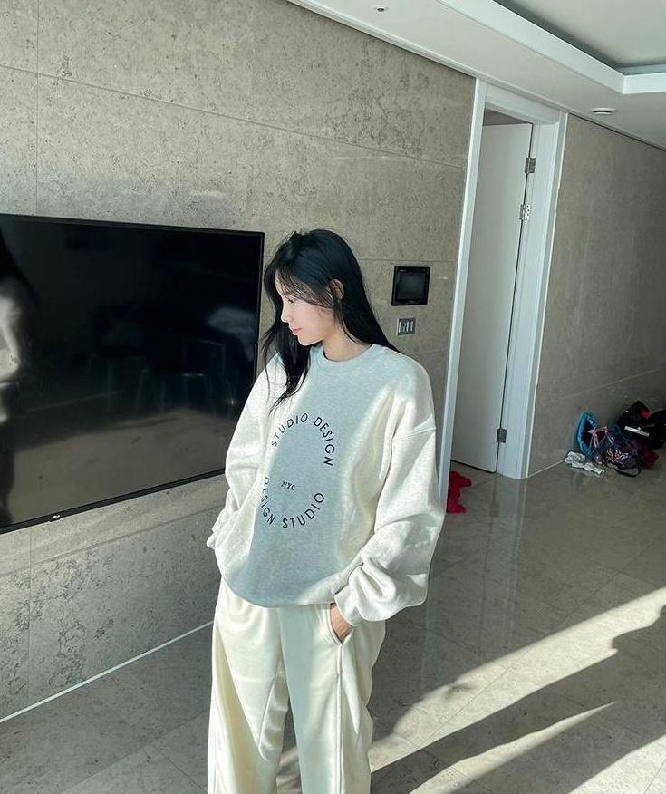 Embroidered Letter Casual Crewneck Sweatshirt