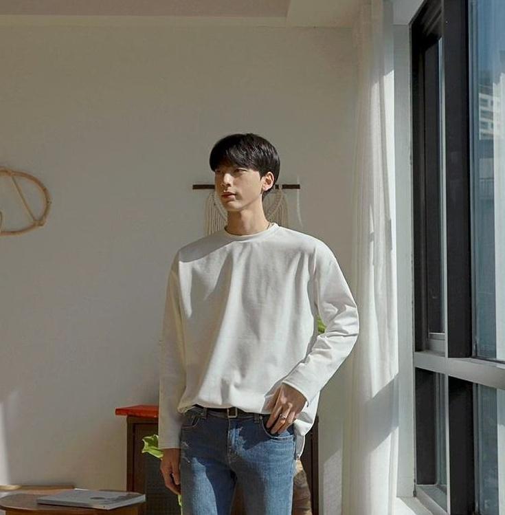 Essential Long Sleeve Tee
