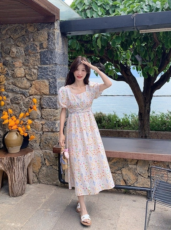 Floral Vacation Puff Sleeve Waist Slimming Dress