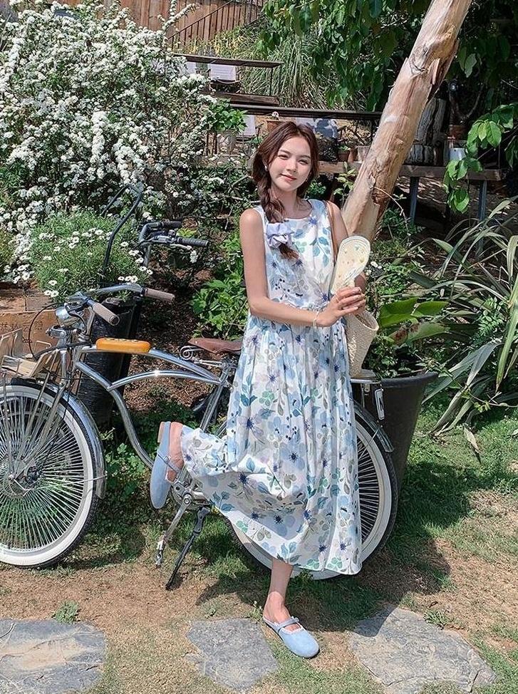 Floral Vacation Style Sleeveless Dress