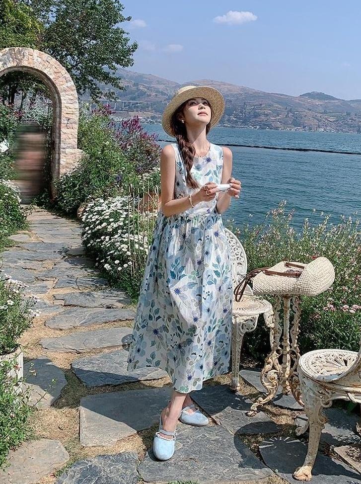 Floral Vacation Style Sleeveless Dress