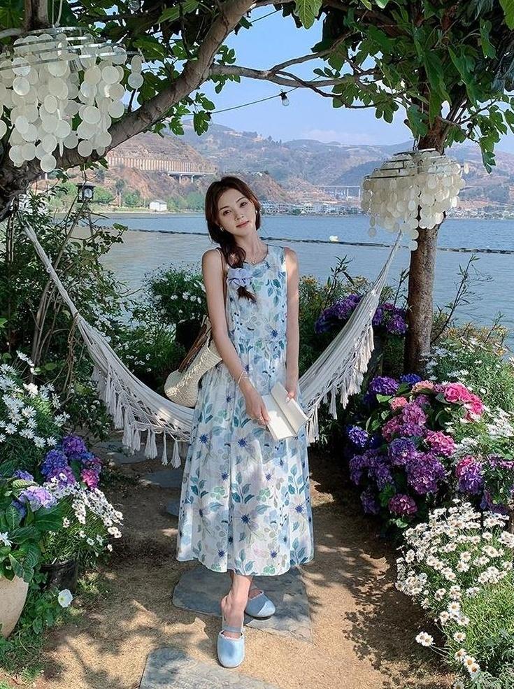 Floral Vacation Style Sleeveless Dress