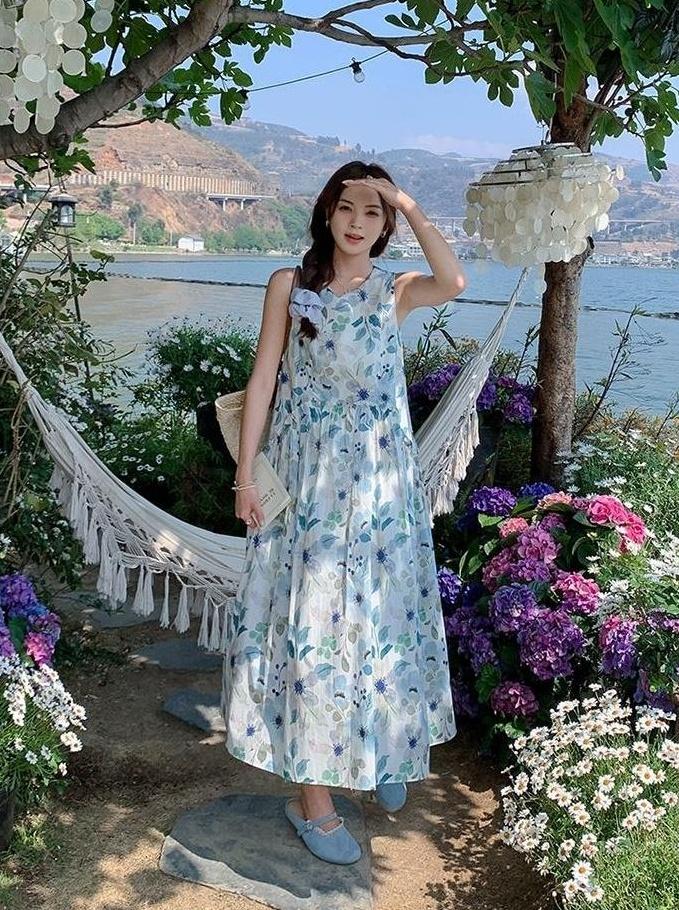 Floral Vacation Style Sleeveless Dress