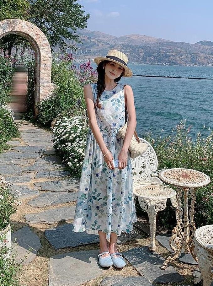 Floral Vacation Style Sleeveless Dress