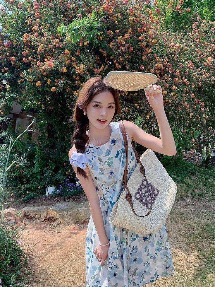 Floral Vacation Style Sleeveless Dress