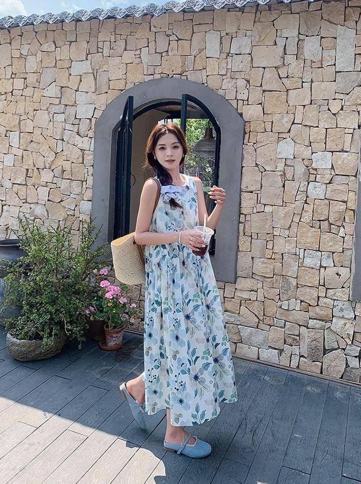 Floral Vacation Style Sleeveless Dress