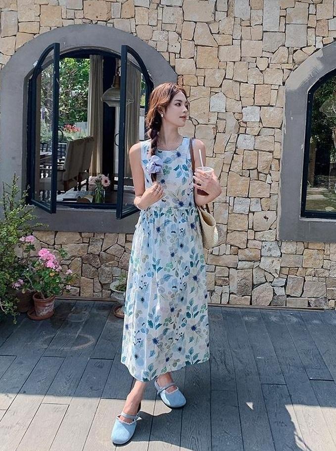 Floral Vacation Style Sleeveless Dress