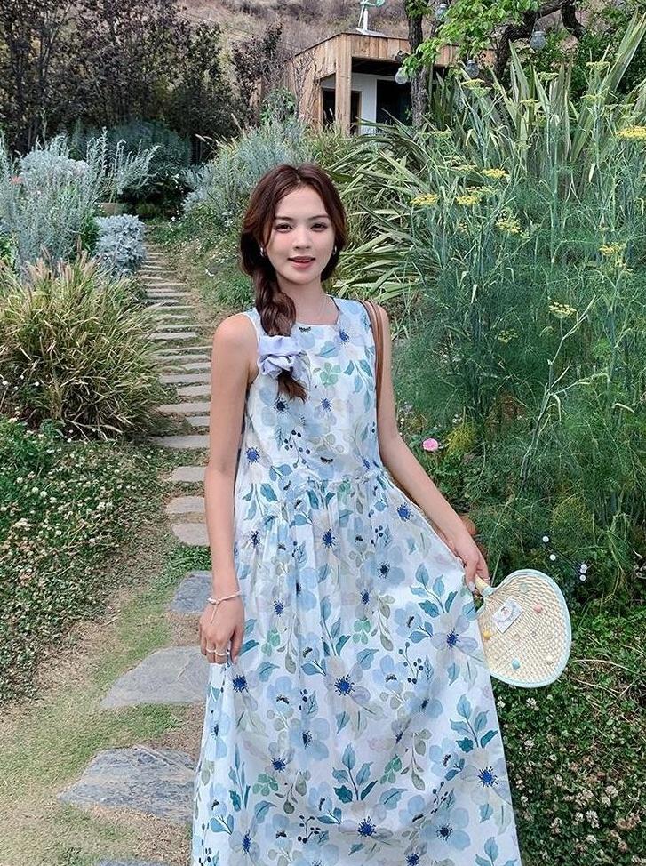 Floral Vacation Style Sleeveless Dress