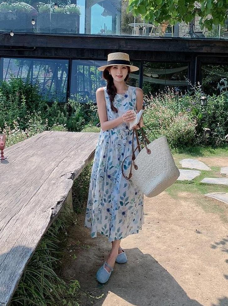 Floral Vacation Style Sleeveless Dress