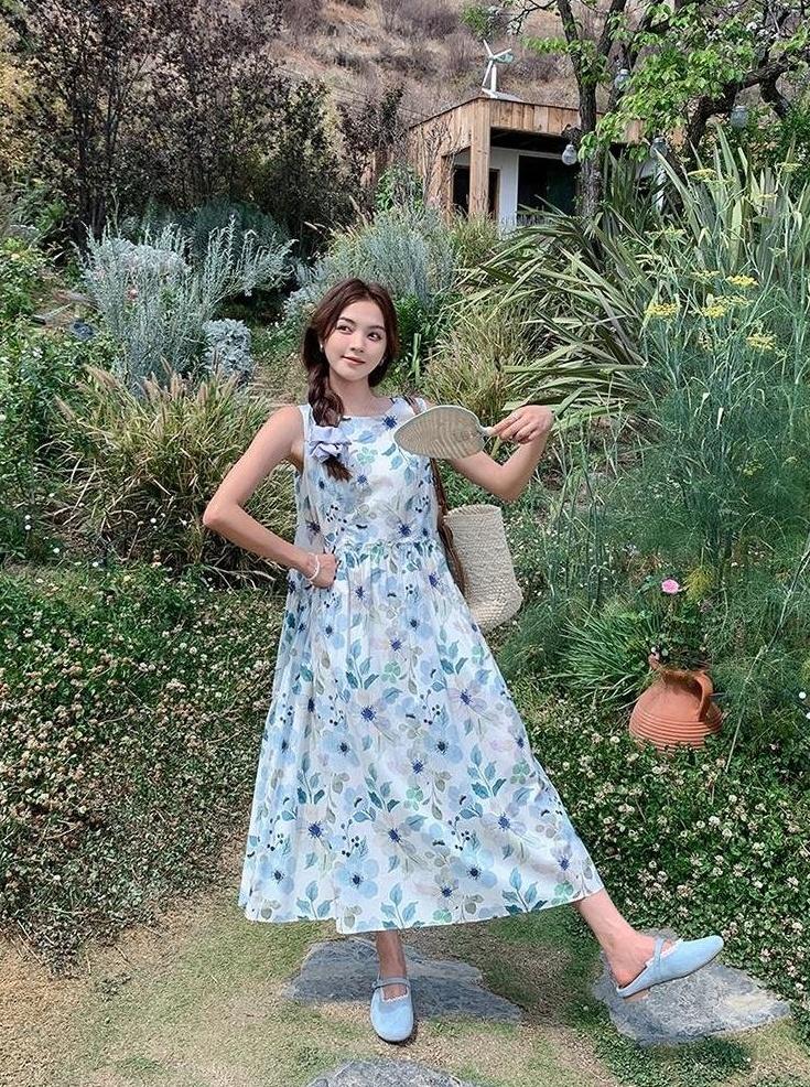 Floral Vacation Style Sleeveless Dress