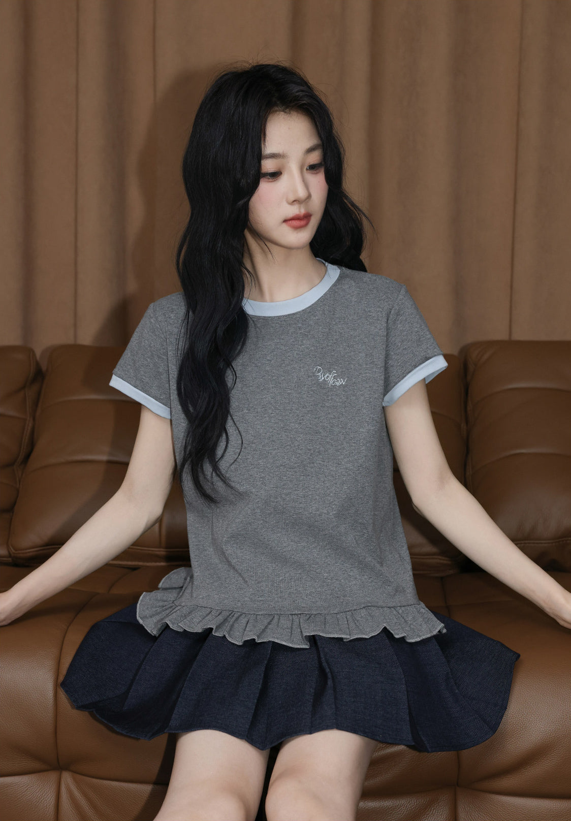 Gray Contrast Trim Ruffle Short Sleeve Top