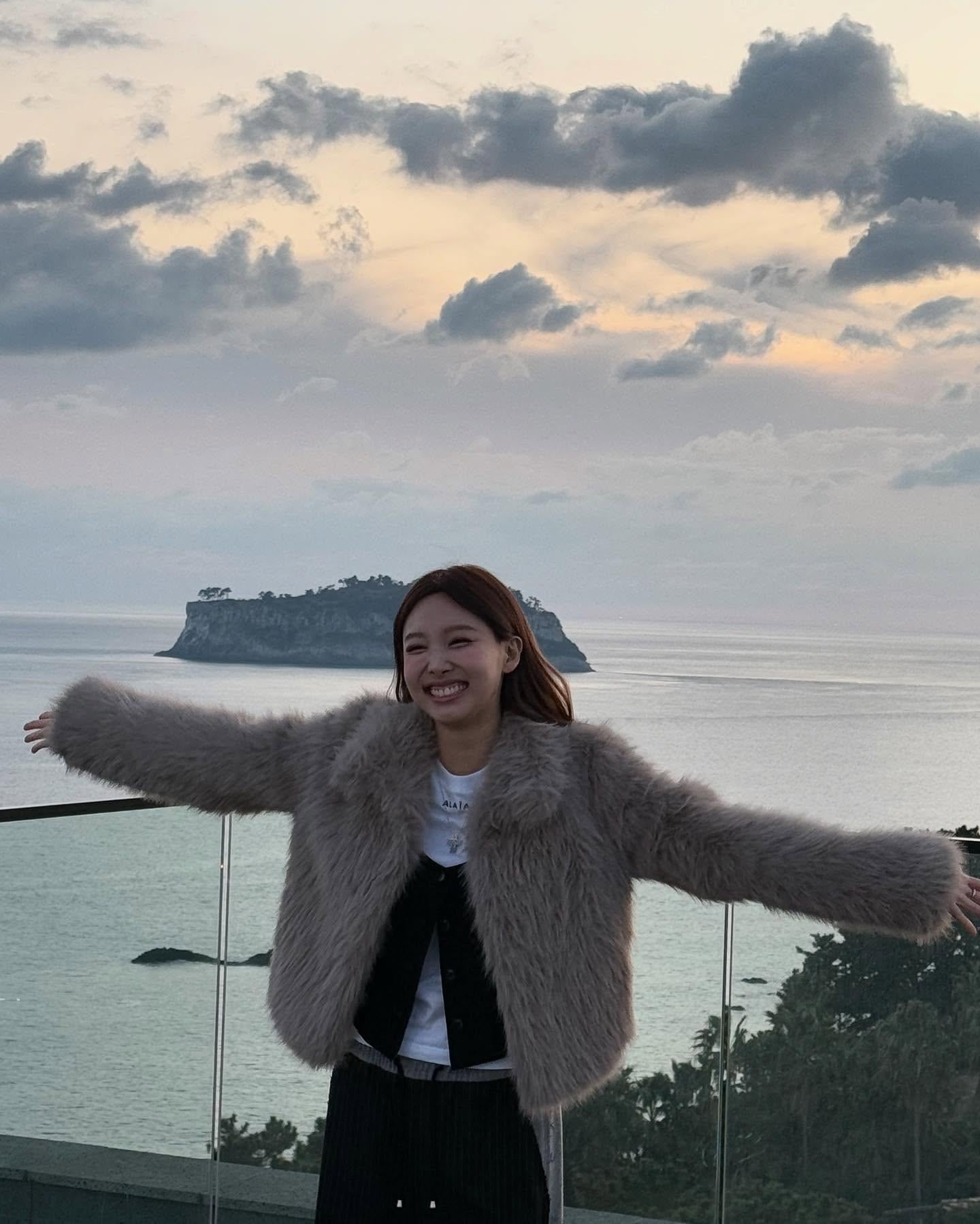 Grey Faux Fur Collared Jacket