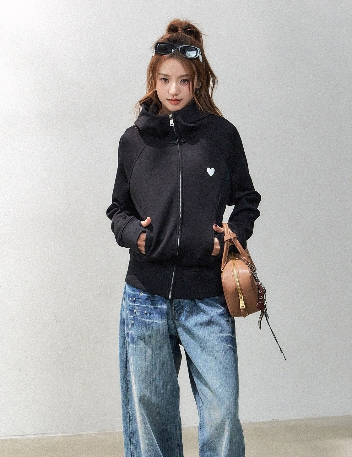 Heart Embroidered Zip Up Cropped Sweatshirt Jacket