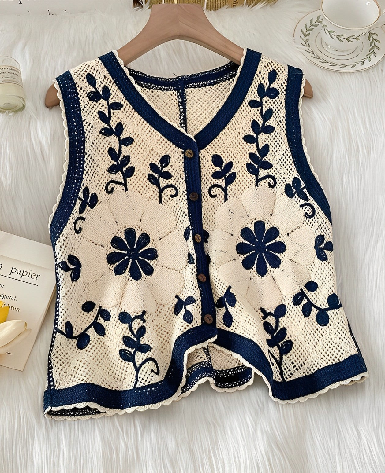 Black and White Flower Embroidered Knitted Vest