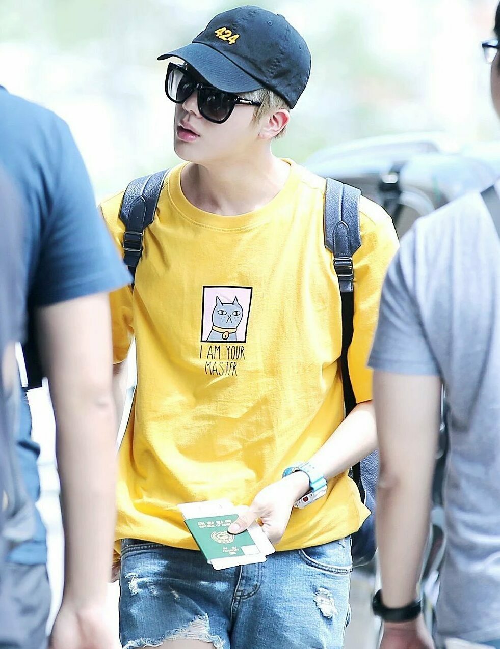 Yellow Cat I Am Your Master T-Shirt