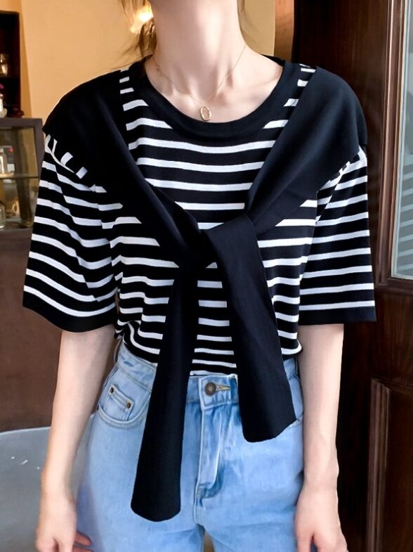 White And Black Striped T-shirt With Shawl
