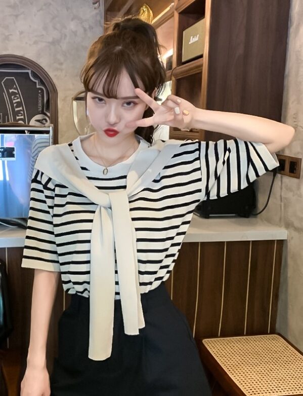 White And Black Striped T-shirt With Shawl