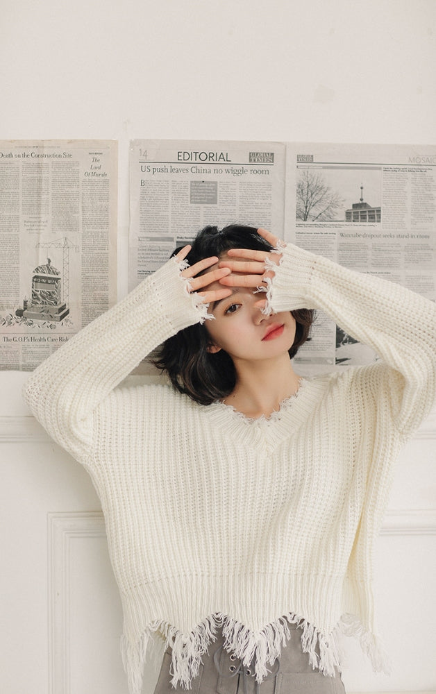 White V-Neck Tassels Knit Sweater