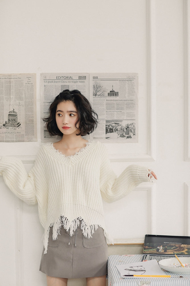 White V-Neck Tassels Knit Sweater