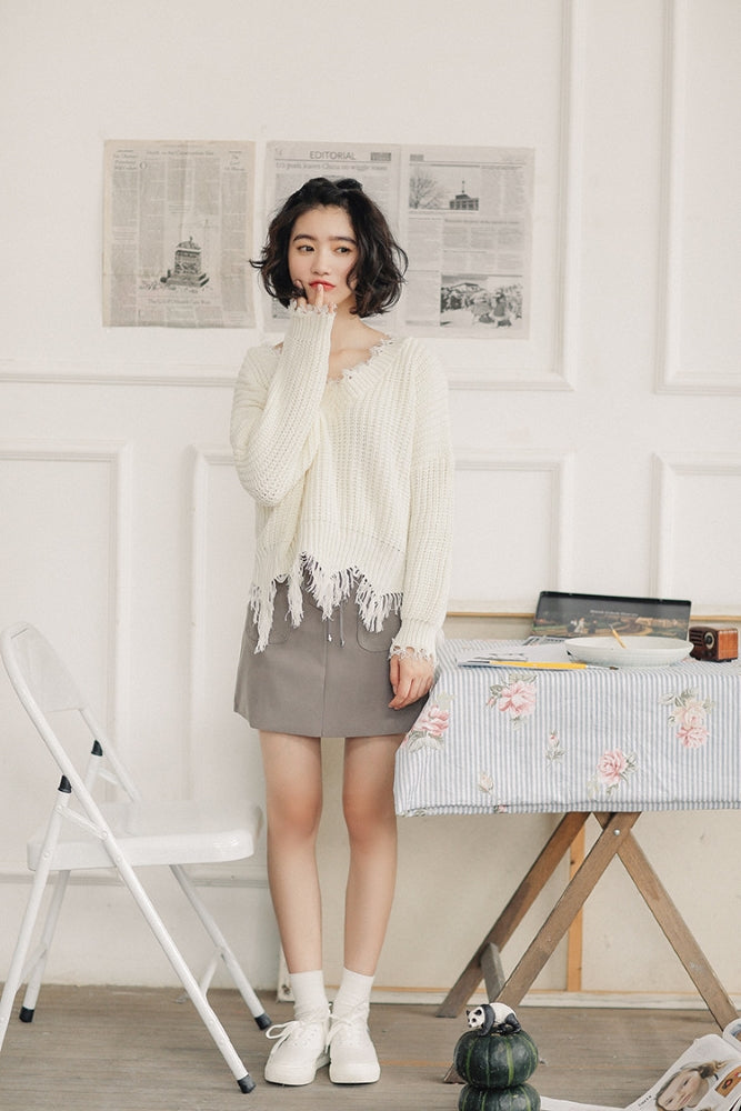 White V-Neck Tassels Knit Sweater