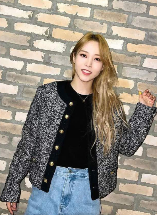 Grey Tweed Buttoned Jacket