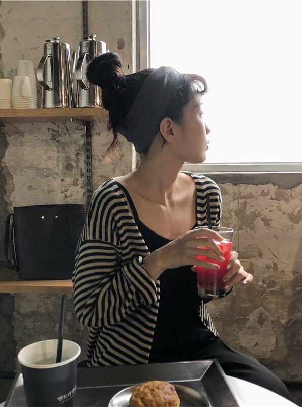 Black And White V-Neck Striped Knit Cardigan