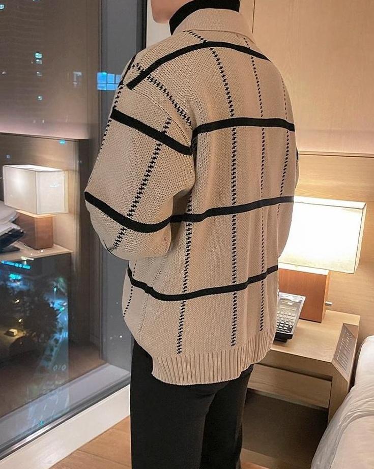Plaid Collar Knit Pullover Sweater