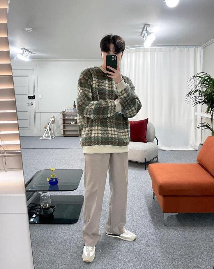 Plaid Fleece Pullover Sweatshirt