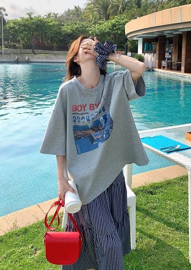 Plaid Skirt And Printed Tee Casual Outfit Set