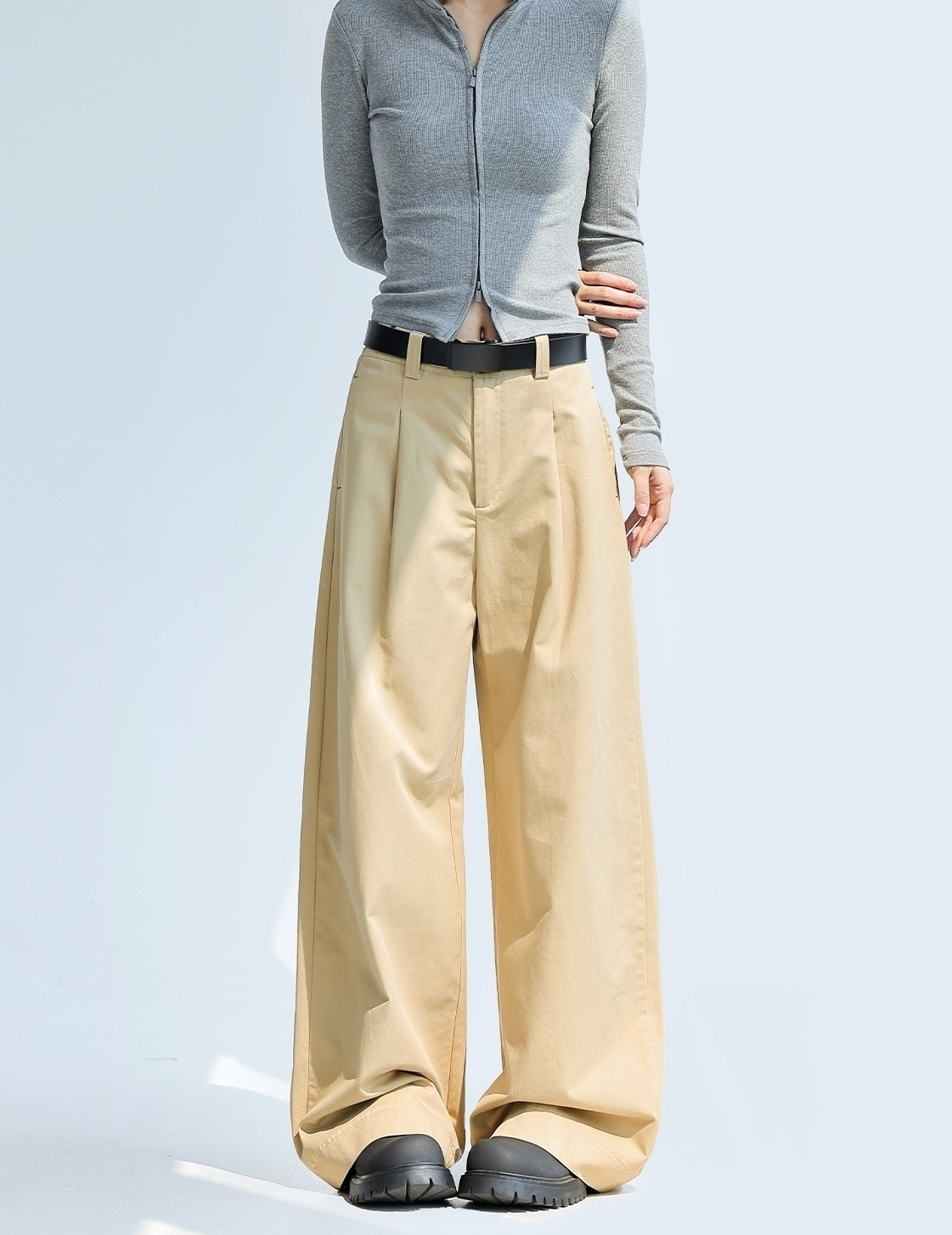 Pleated Relaxed Fit Wide Leg Suit Trousers