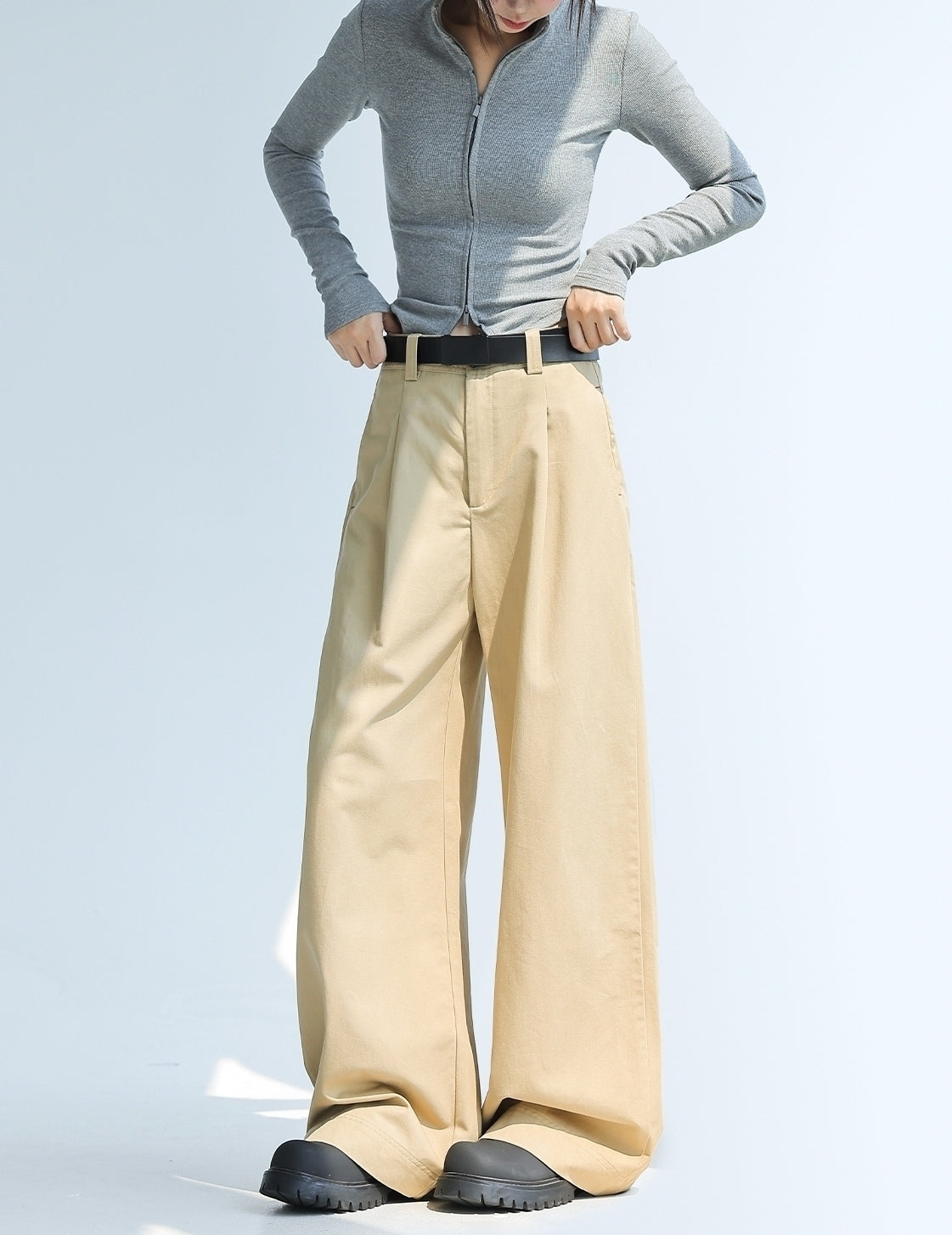 Pleated Relaxed Fit Wide Leg Suit Trousers
