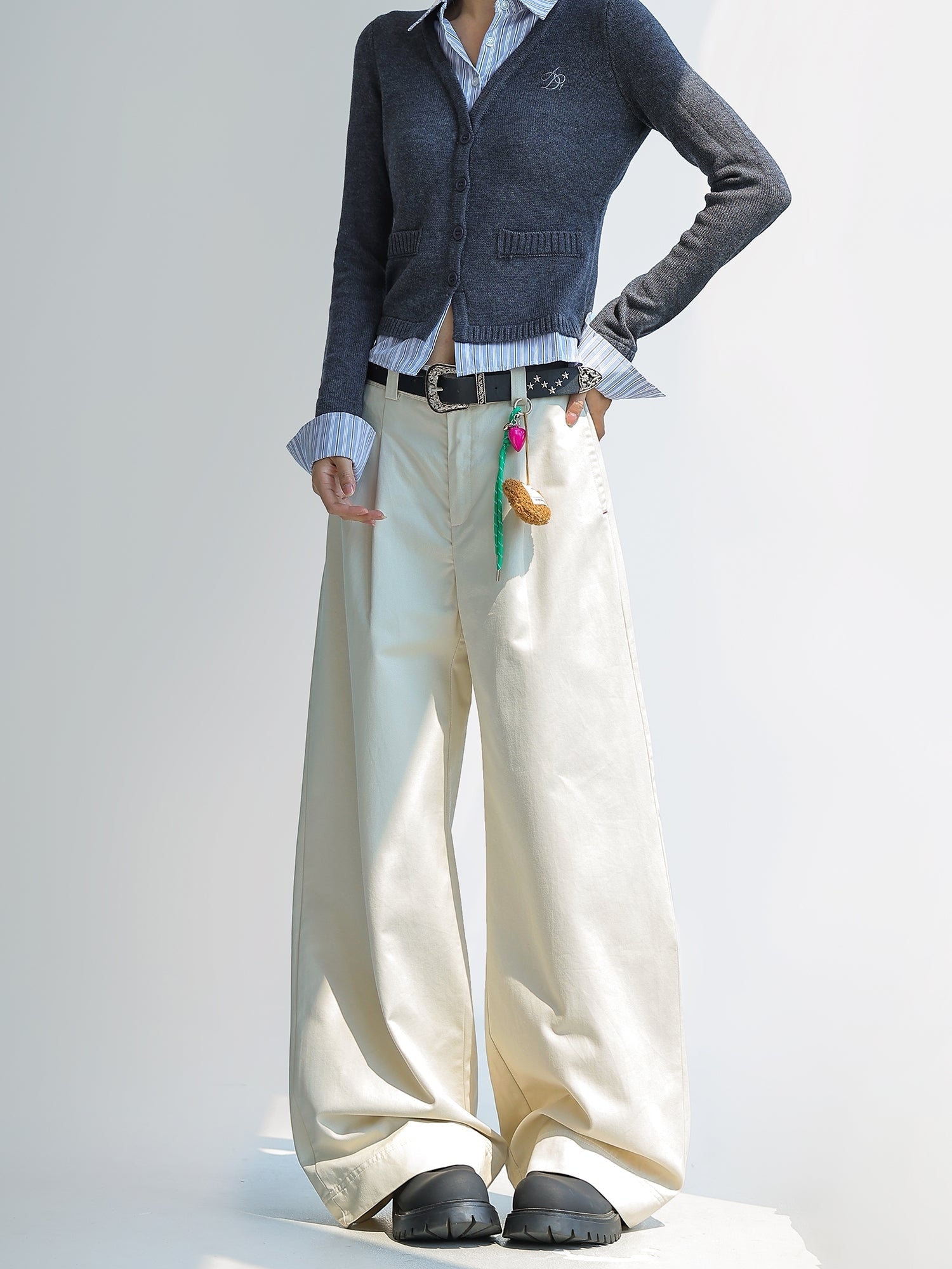 Pleated Relaxed Fit Wide Leg Suit Trousers