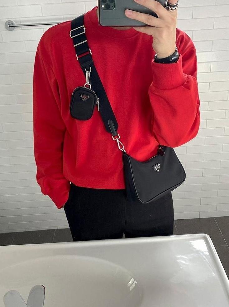 Premium Crewneck Black Sweatshirt