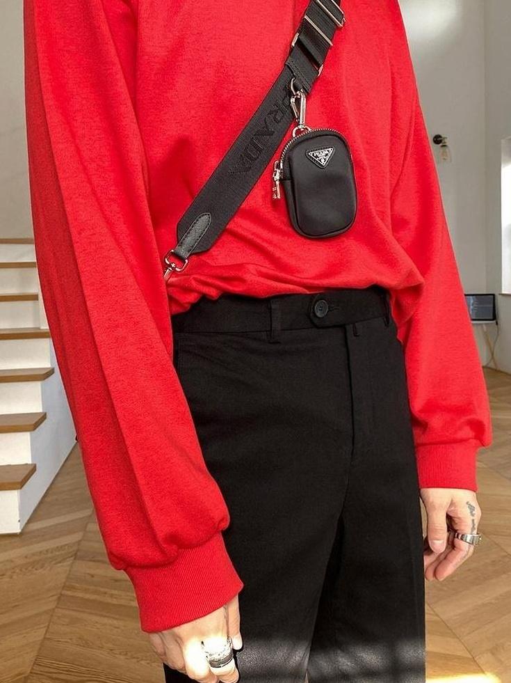 Premium Crewneck Black Sweatshirt